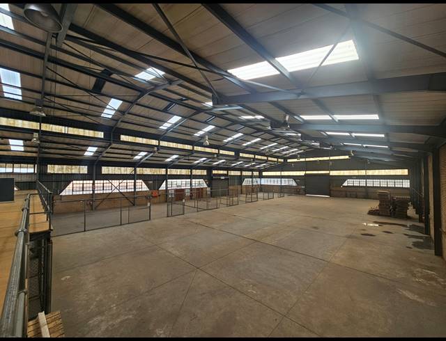 8,120M² WAREHOUSE FOR SALE IN MEADOWDALE